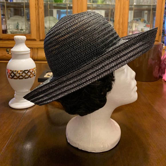 Hat - Picture 2 of 4